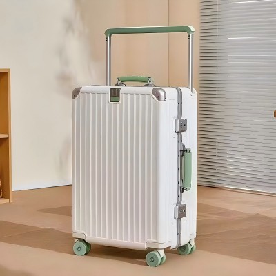 עיצוב תצוגות תערוכות ובניית תדמית מותג עבור מזוודות ותיקים לנסיעות